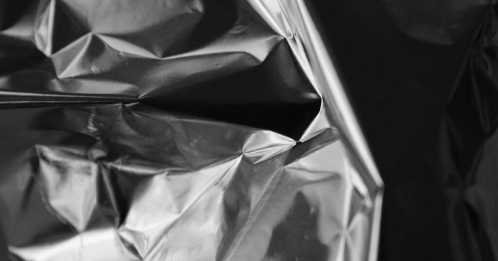 In the Back - Exploring Brokenness: Poetry on Pain, Anger, and Human Flaws In the Back - Exploring Brokenness: Poetry on Pain, Anger, and Human Flaws