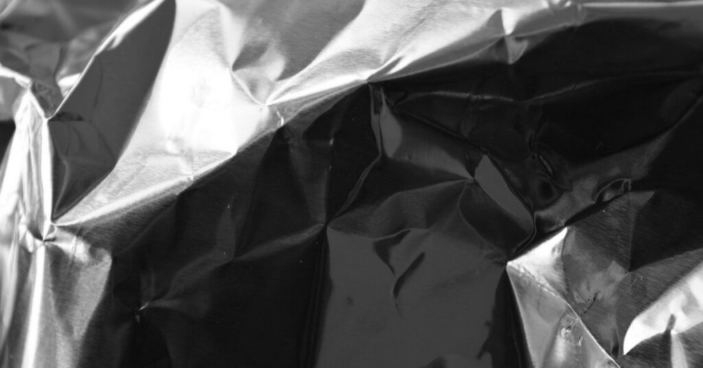 Moves On - Exploring Brokenness: Poetry on Pain, Anger, and Human Flaws Moves On - Exploring Brokenness: Poetry on Pain, Anger, and Human Flaws